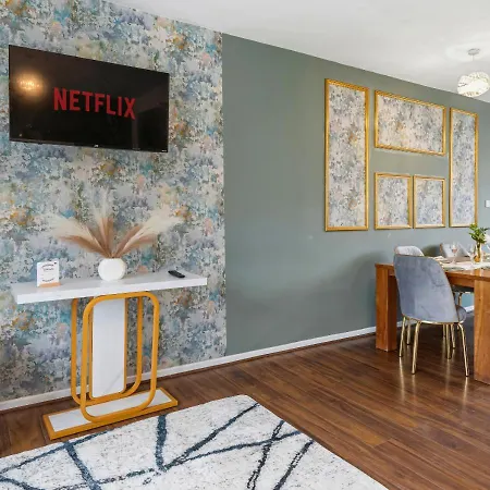 Modern 4 Bedroom House For 9 Guests With Free Parking By The Cosy Corner Nationwide Appartement *