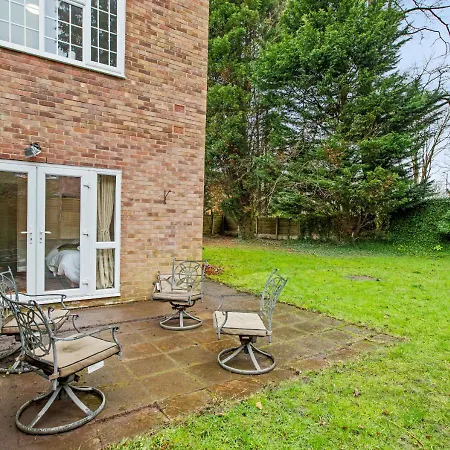 Modern 4 Bedroom House For 9 Guests With Free Parking By The Cosy Corner Nationwide * Manchester