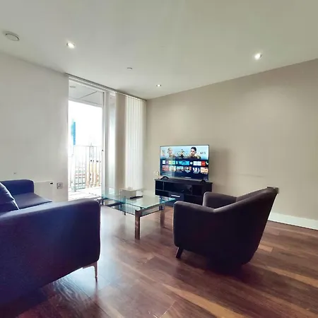 Modern Near Oxford Road, Centre דירה
