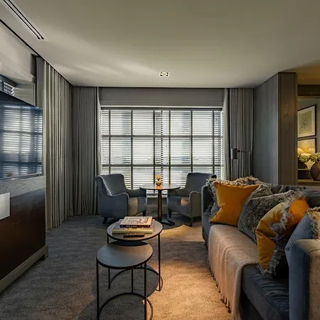Hotel Dakota Airport 4*