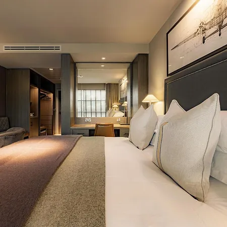 Dakota Airport Hotel