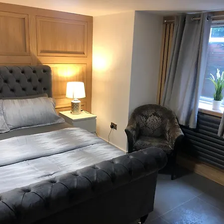 Hendham House - Near Etihad Stadium, Coop Live Arena, Ao Arena, Piccadilly Train Station & Centre Manchester