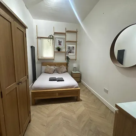 Guest house Hendham House - Near Etihad Stadium, Coop Live Arena, Ao Arena, Piccadilly Train Station & Centre 2*