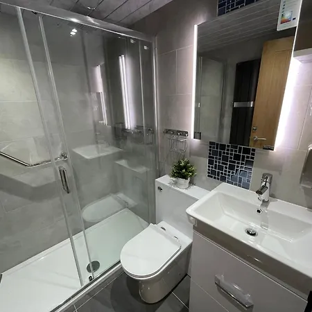 招待所 Hendham House - Near Etihad Stadium, Coop Live Arena, Ao Arena, Piccadilly Train Station & Centre