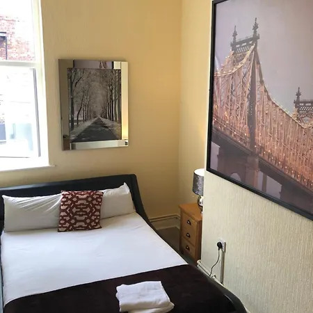 Hendham House - Near Etihad Stadium, Coop Live Arena, Ao Arena, Piccadilly Train Station & Centre Guest house 2*