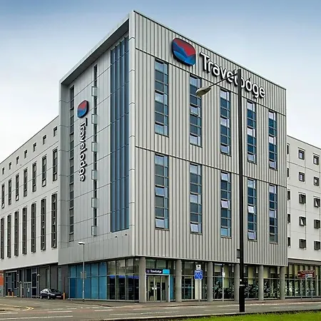 Travelodge Arena 3*