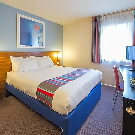 Travelodge Sportcity Отель 3*