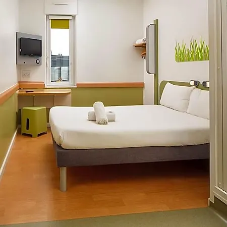 Ibis Budget Centre Pollard Street Hotel 2*