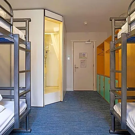 Yha Hostel *