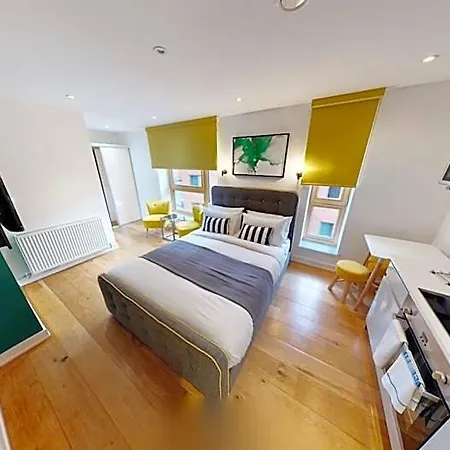Hotel Premier Salford Quays 3*