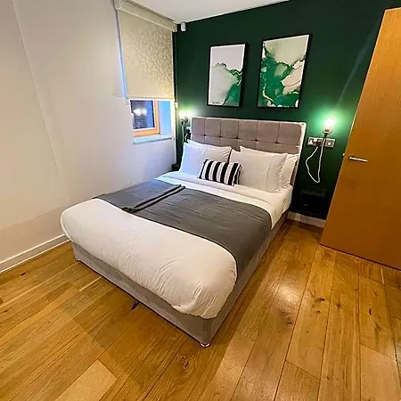 Premier Salford Quays 3*