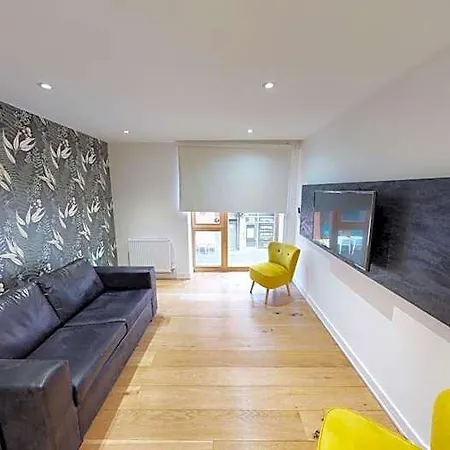 Premier Salford Quays 3*