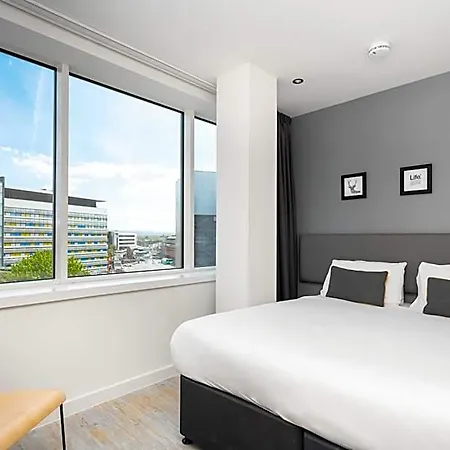 Staycity Piccadilly 4*