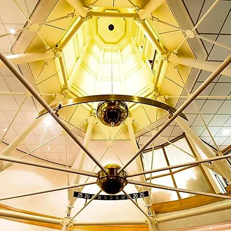Pendulum Hotel