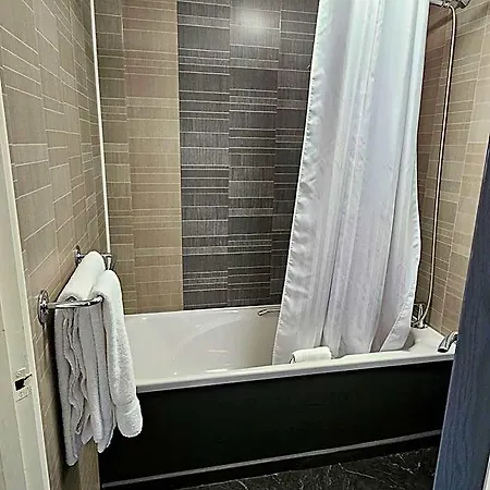 Hotel Pendulum