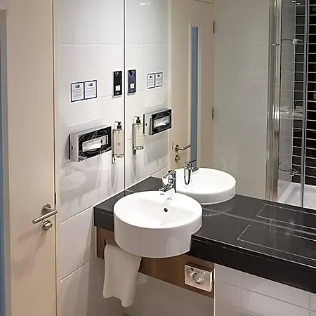 Express Centre Arena By Ihg Hotel Manchester