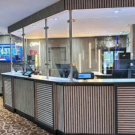 Otel Airport 3*