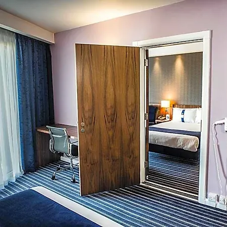Hotel Express Centre By Ihg