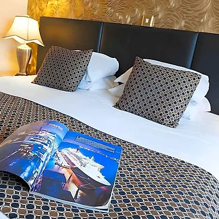 South 3* マンチェスター