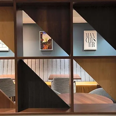 Crowne Plaza Centre By Ihg 4*