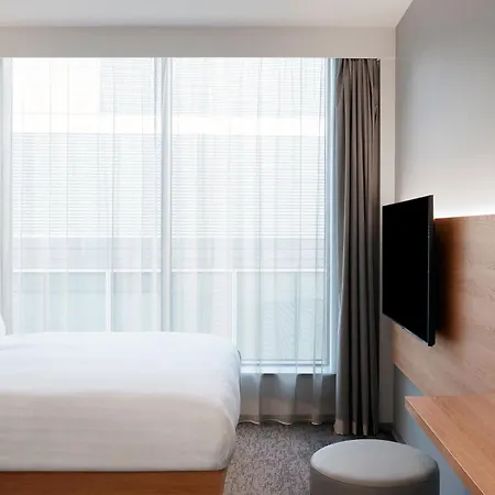 Moxy Centre Hotel 3*