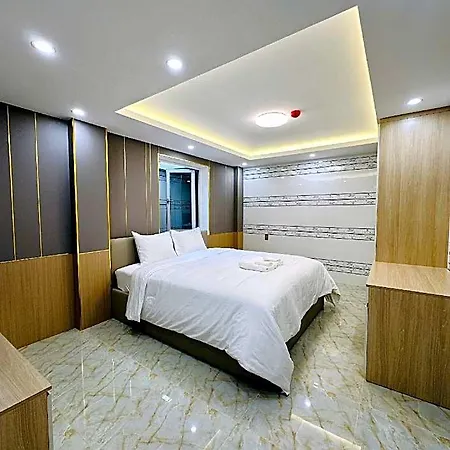 Uqeqwe Hotel 2*