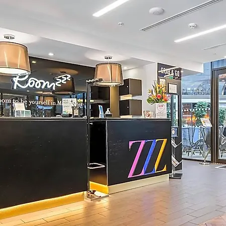 Roomzzz Victoria 4* Mánchester
