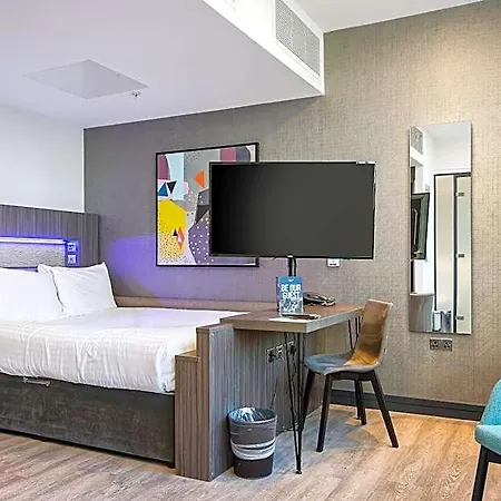 Roomzzz Victoria Manchester