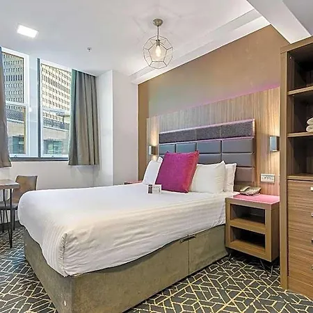 Roomzzz Victoria Apartmanhotel Manchester