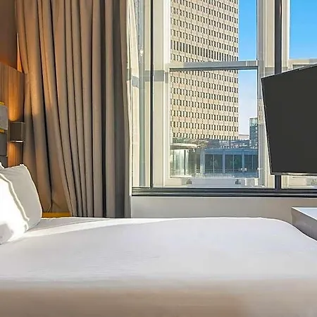 Apartmanhotel Roomzzz Victoria 4*