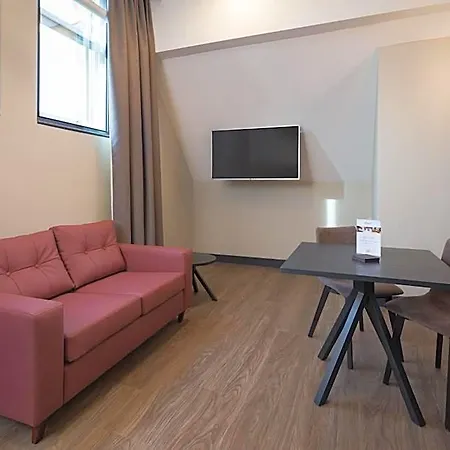 Roomzzz Victoria Apartmanhotel