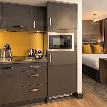 Roomzzz Victoria