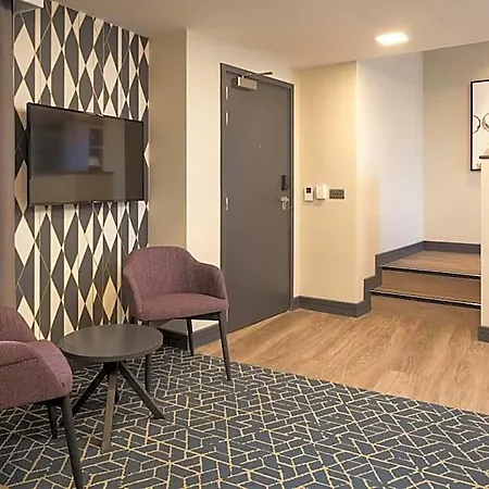 Apartmanhotel Roomzzz Victoria 4*