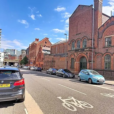 Free Private Parking- 2 Bedrm Flat Manchester