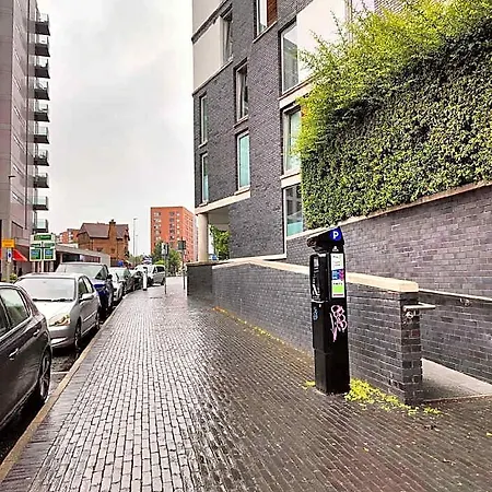 Hotel Free Private Parking- 2 Bedrm Flat Manchester