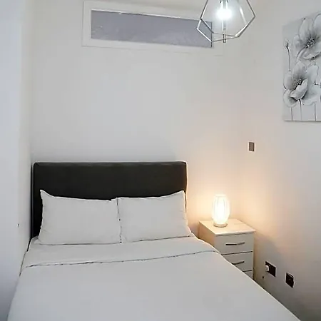 Pine Hotel Manchester