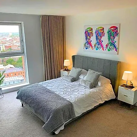 Отель Amazing Skyline Views 3br Duplex 3*