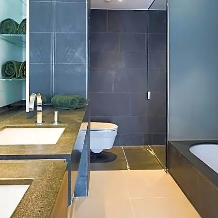 Отель Amazing Skyline Views 3br Duplex 3*