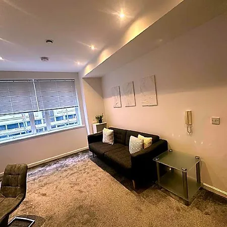 Modern 1br In Centre Отель 3*