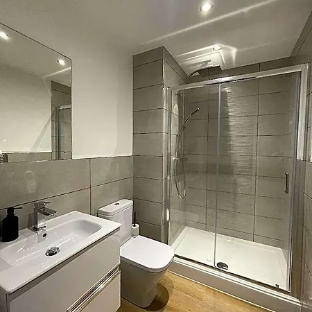 Amazing Views Of The 3* Manchester