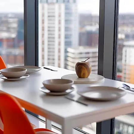Hotel Quayside Penthouse 2 Bedroom Ensuite Man. United Manchester