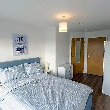 Quayside Penthouse 2 Bedroom Ensuite Man. United Hotel Manchester