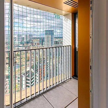 Quayside Penthouse 2 Bedroom Ensuite Man. United Hotel
