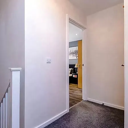 Daire Townhouse In With 4 Bedrooms Sleeps 9 *