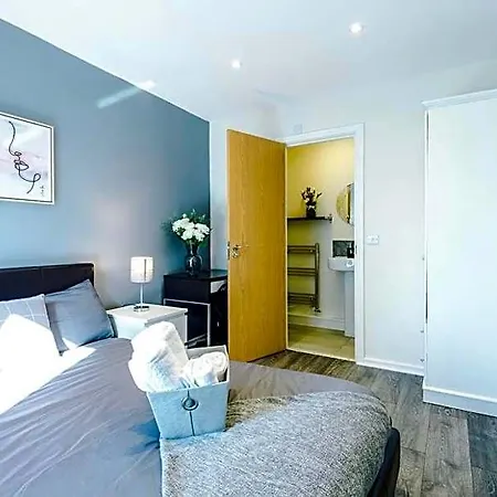 Daire Townhouse In With 4 Bedrooms Sleeps 9 Manchester