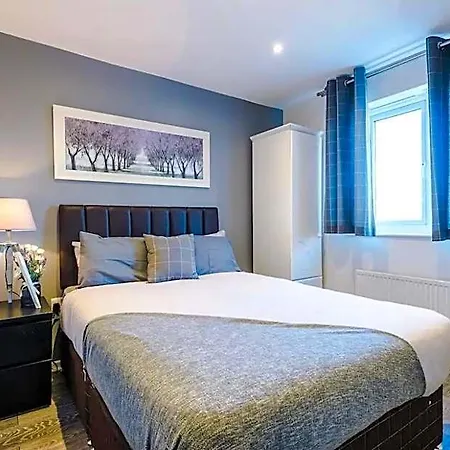 Townhouse In With 4 Bedrooms Sleeps 9 Lägenhet Manchester