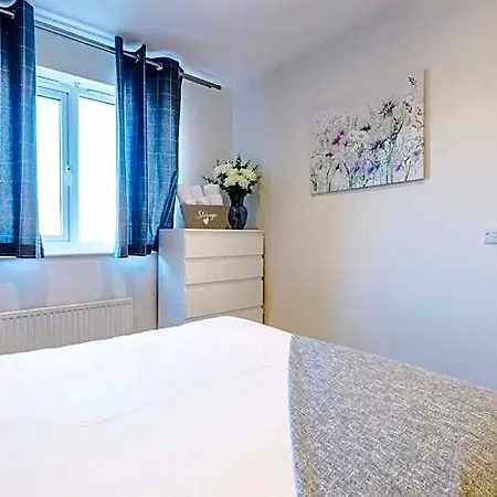 Townhouse In With 4 Bedrooms Sleeps 9 Daire