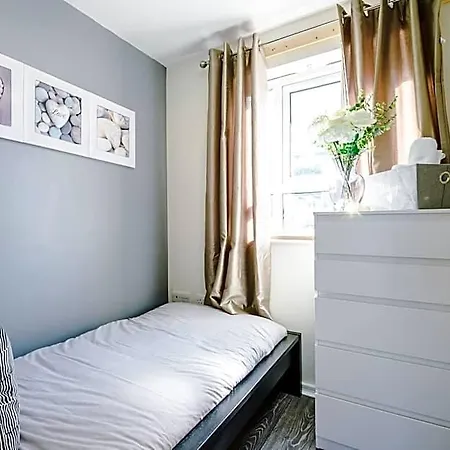 Lägenhet Townhouse In With 4 Bedrooms Sleeps 9
