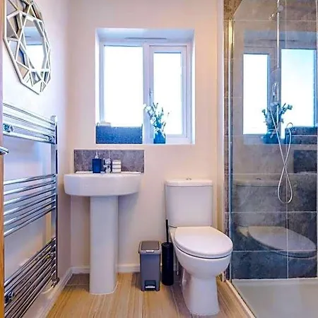 Daire Townhouse In With 4 Bedrooms Sleeps 9