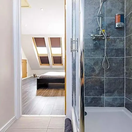 Townhouse In With 4 Bedrooms Sleeps 9 Daire Manchester